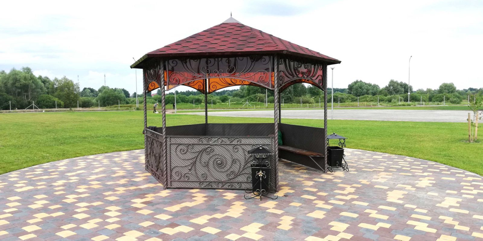 Forged gazebos of the BUPP "Artistic Products Factory" are located in different parts of the tourist complex