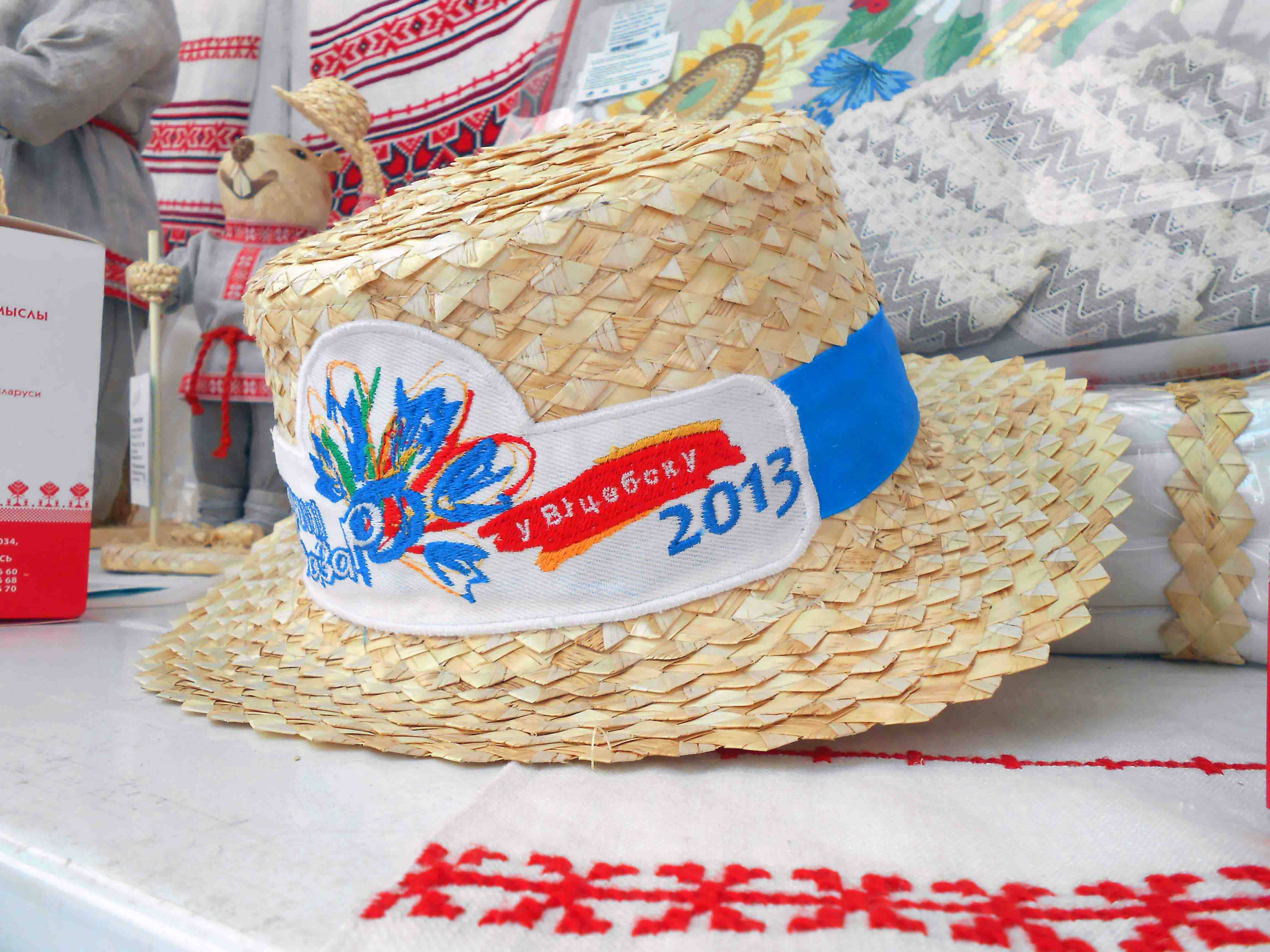 Шляпа с эмблемой фестиваля